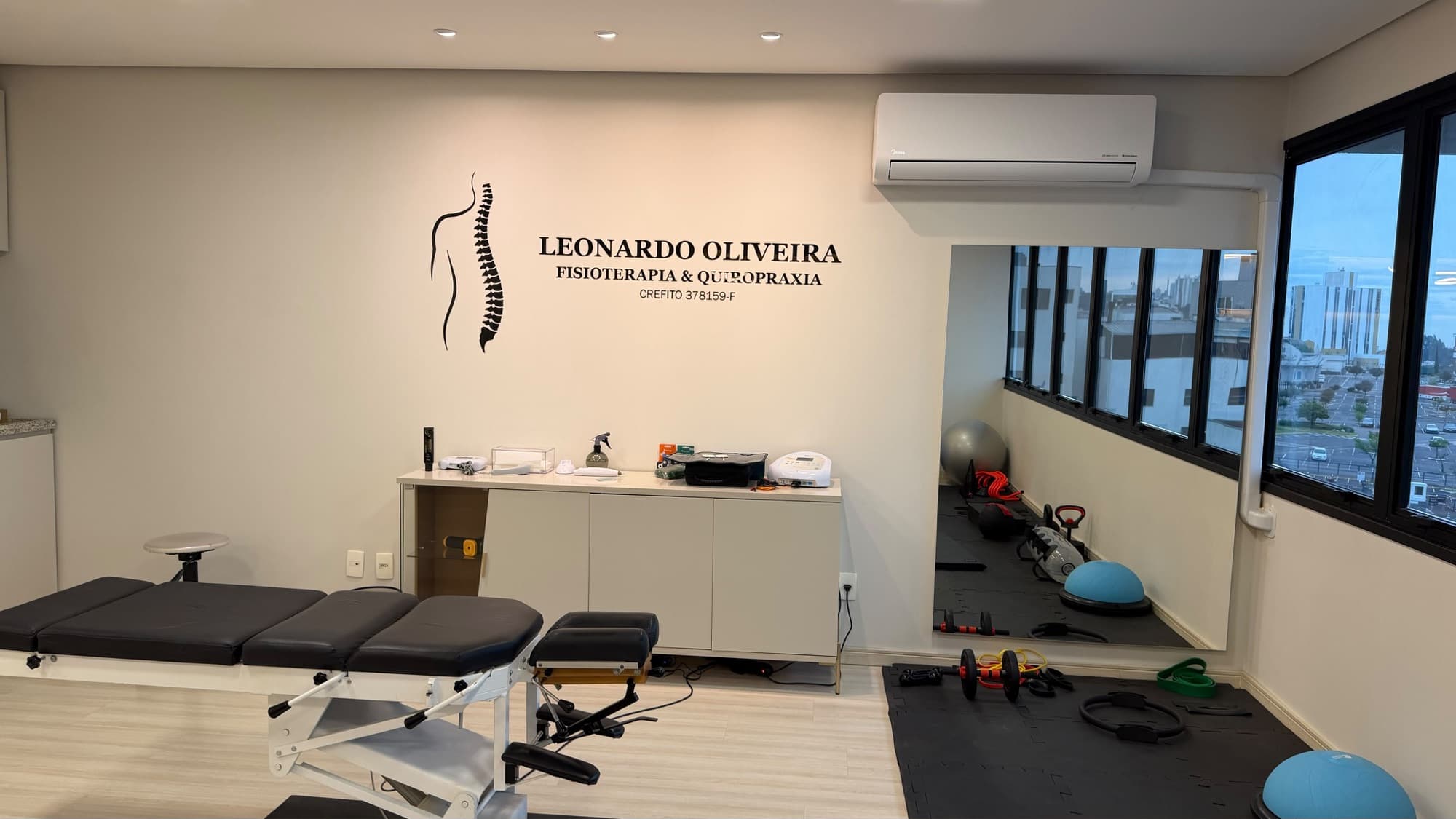 Maca e equipamentos de fisioterapia