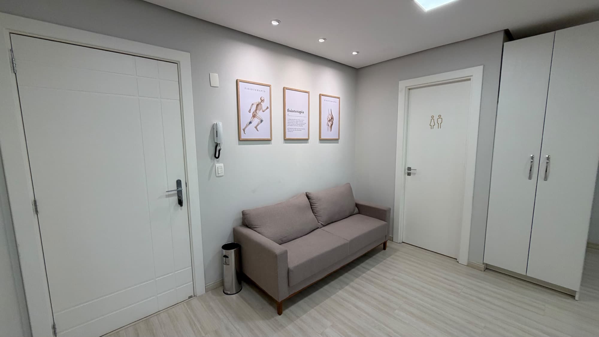 Consultório de fisioterapia em Caxias do Sul – sala de espera